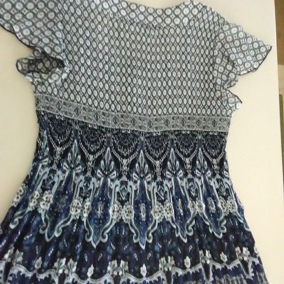 Pretty top - Picture 2 of 3